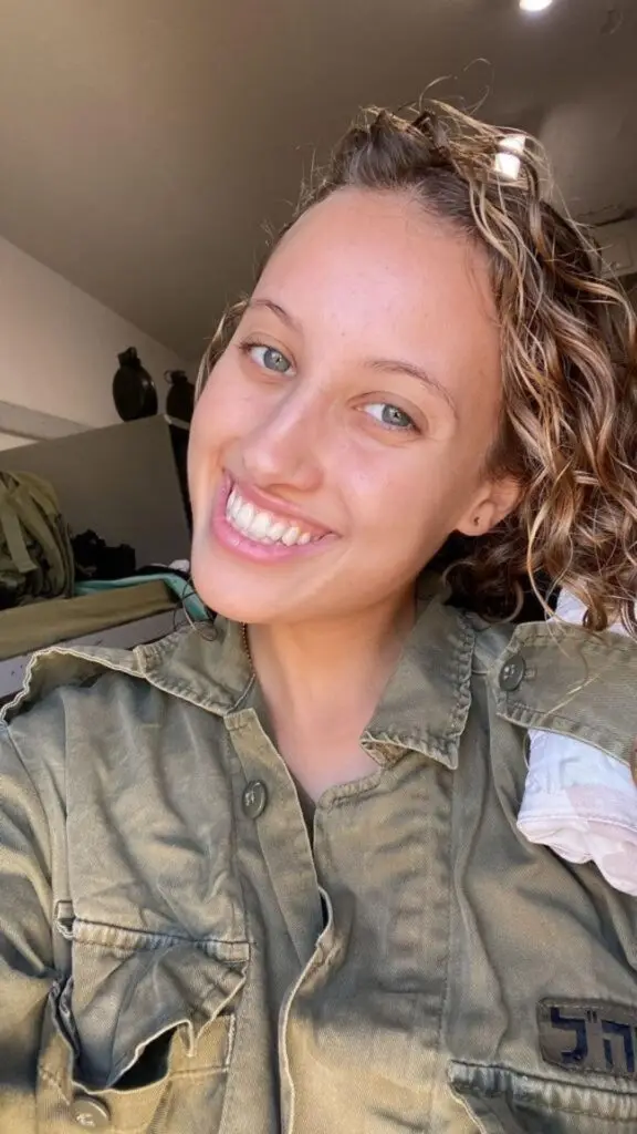 Maya Villalobo Polo